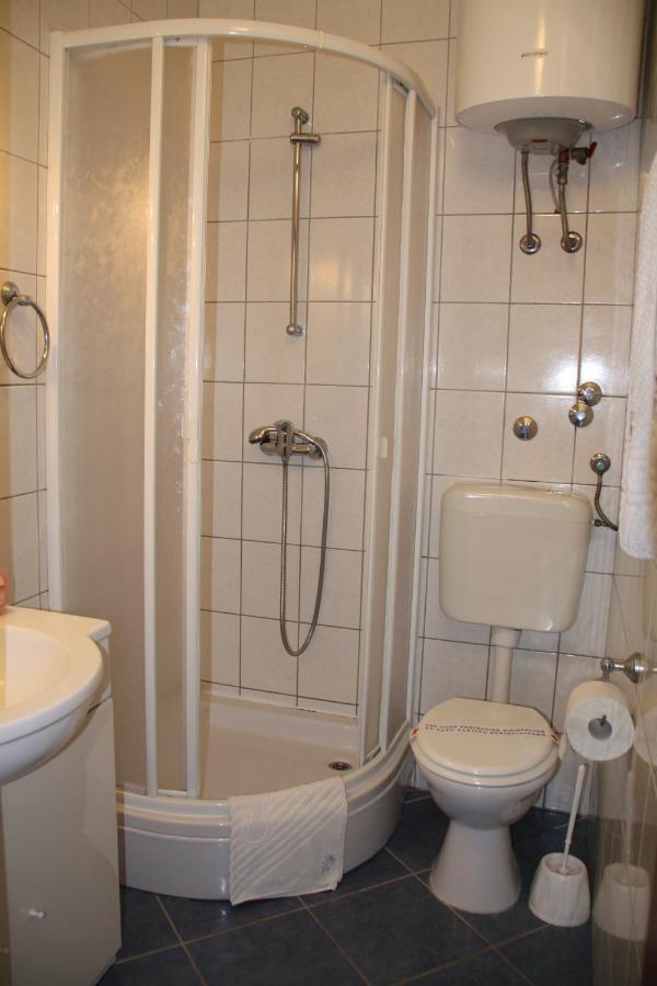 Vila Filipasic Apartment Вир Екстериор снимка