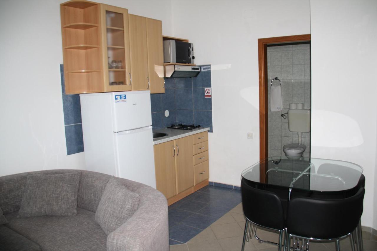 Vila Filipasic Apartment Вир Екстериор снимка